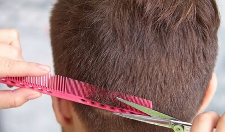 Assam : స్కూల్లో 30 మంది విద్యార్థులకు జుట్టు కత్తిరించిన టీచర్ ..