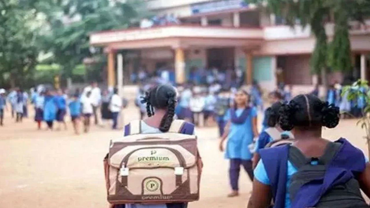 Half Day Schools: ఎండల ఎఫెక్ట్.. ఏపీలో 24వరకు ఒంటిపూట బడులు..