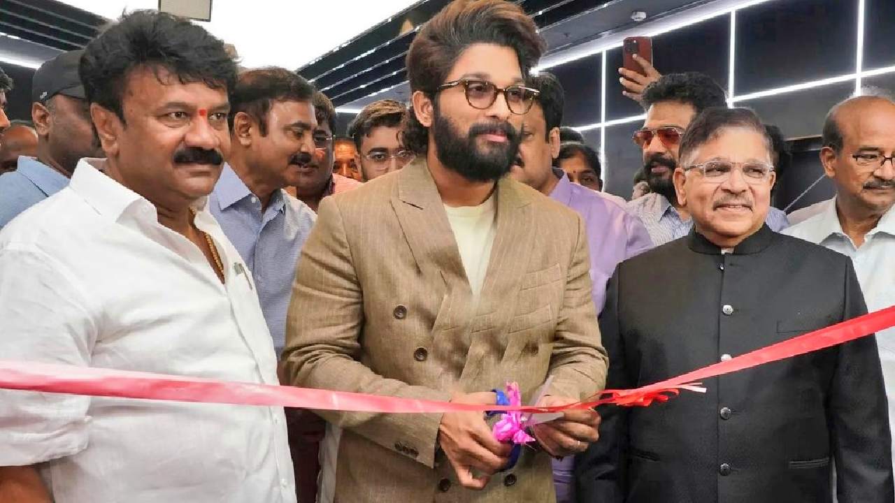 Allu Arjun : అల్లు అర్జున్ AAA థియేటర్ ఓపెన్.. మొదటి సినిమాగా ఆదిపురుష్.. టికెట్ బుకింగ్స్ ఓపెన్..