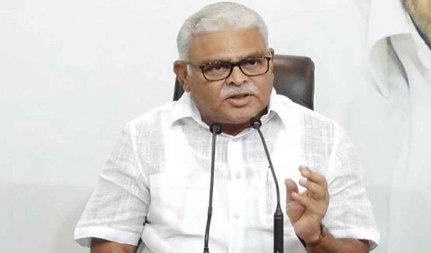 Ambati Rambabu: కంటికి ఎవరు కనపడ్డా ఆయన పచ్చ కండువా కప్పేస్తున్నారు: మంత్రి అంబటి