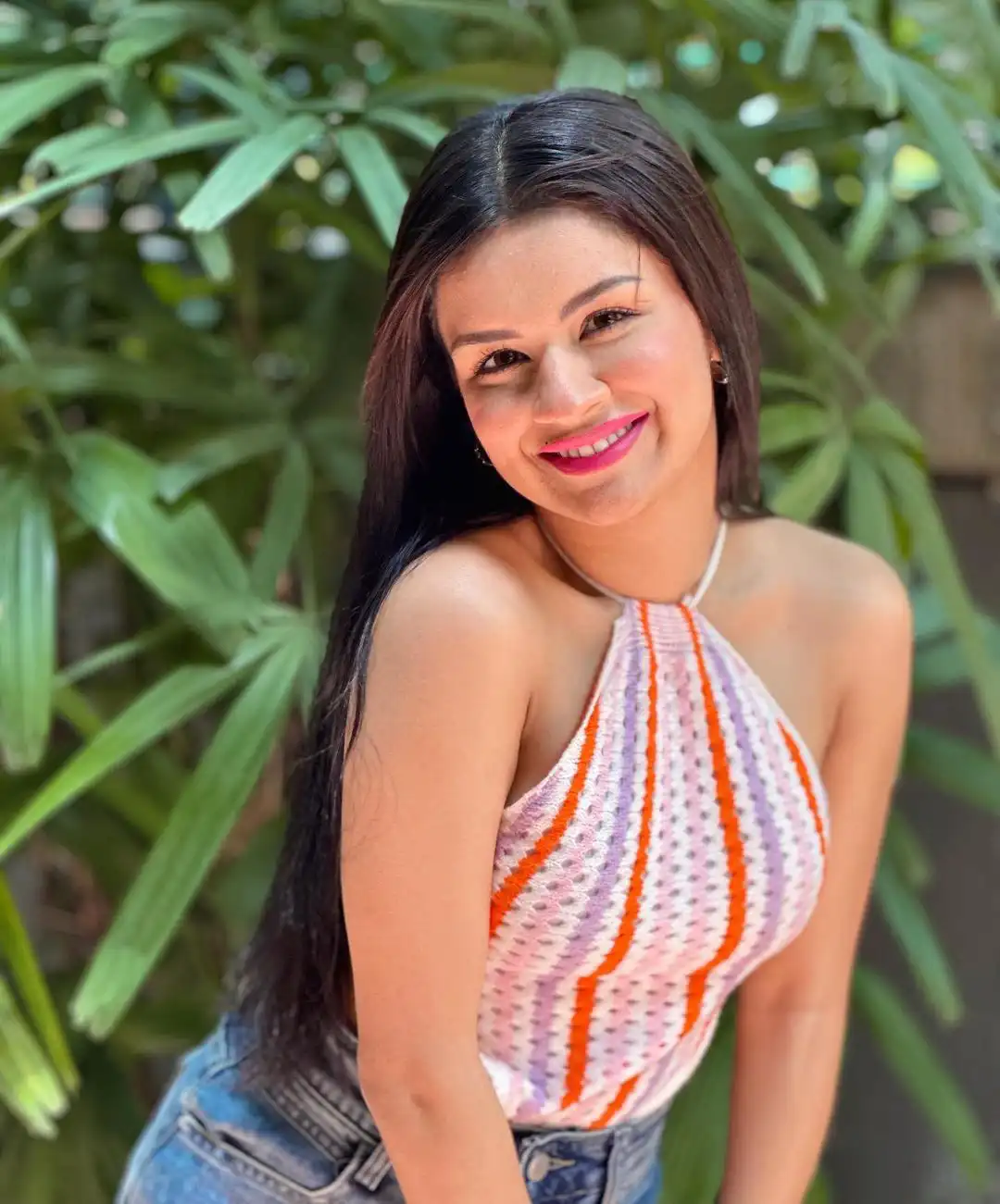 Avneet Kaur photo shoot in short dress