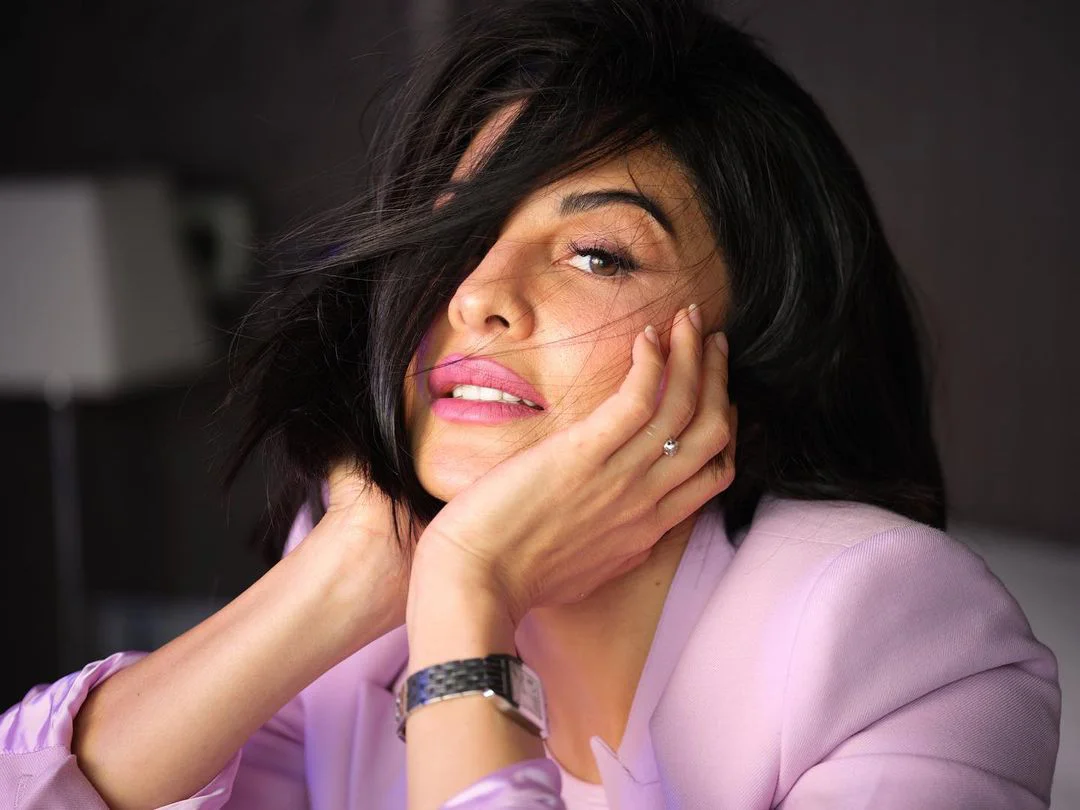 Bollywood heroine Jacqueline Fernandez stylish looks photos