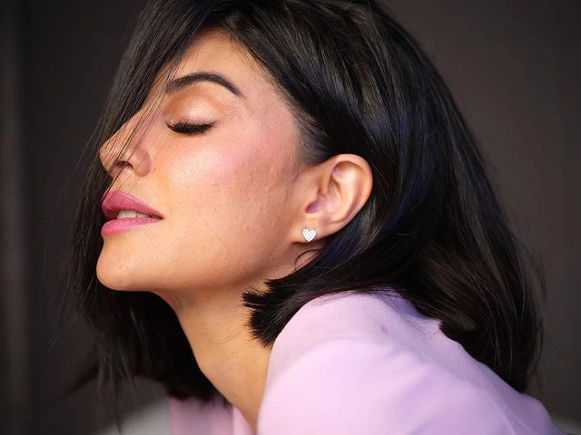 Bollywood heroine Jacqueline Fernandez stylish looks photos