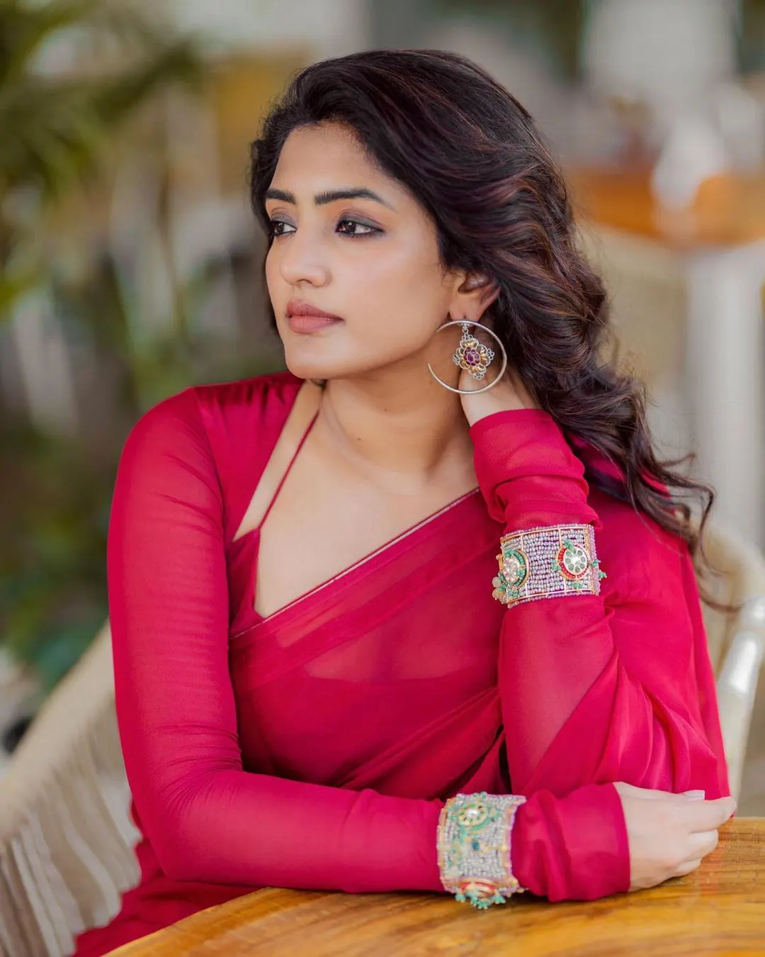 Eesha Rebba latest saree photos gone viral