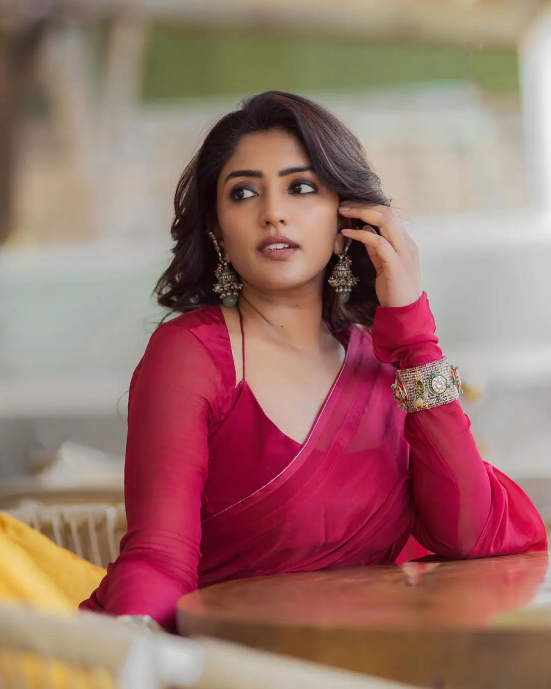 Eesha Rebba latest saree photos gone viral