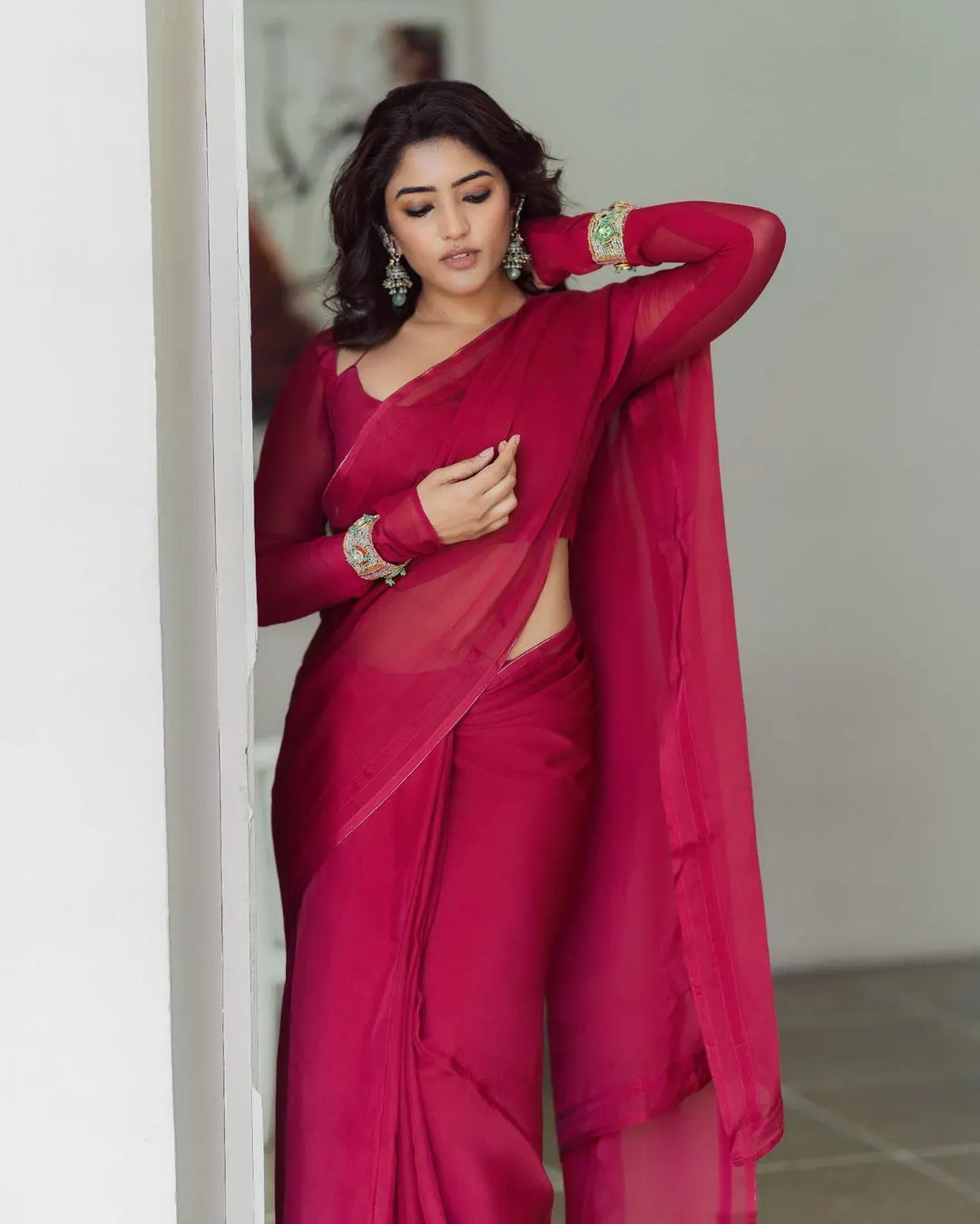 Eesha Rebba latest saree photos gone viral
