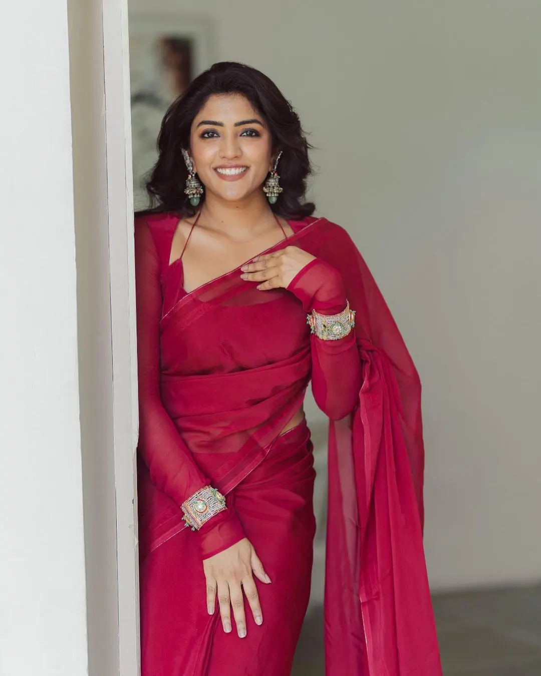 Eesha Rebba latest saree photos gone viral