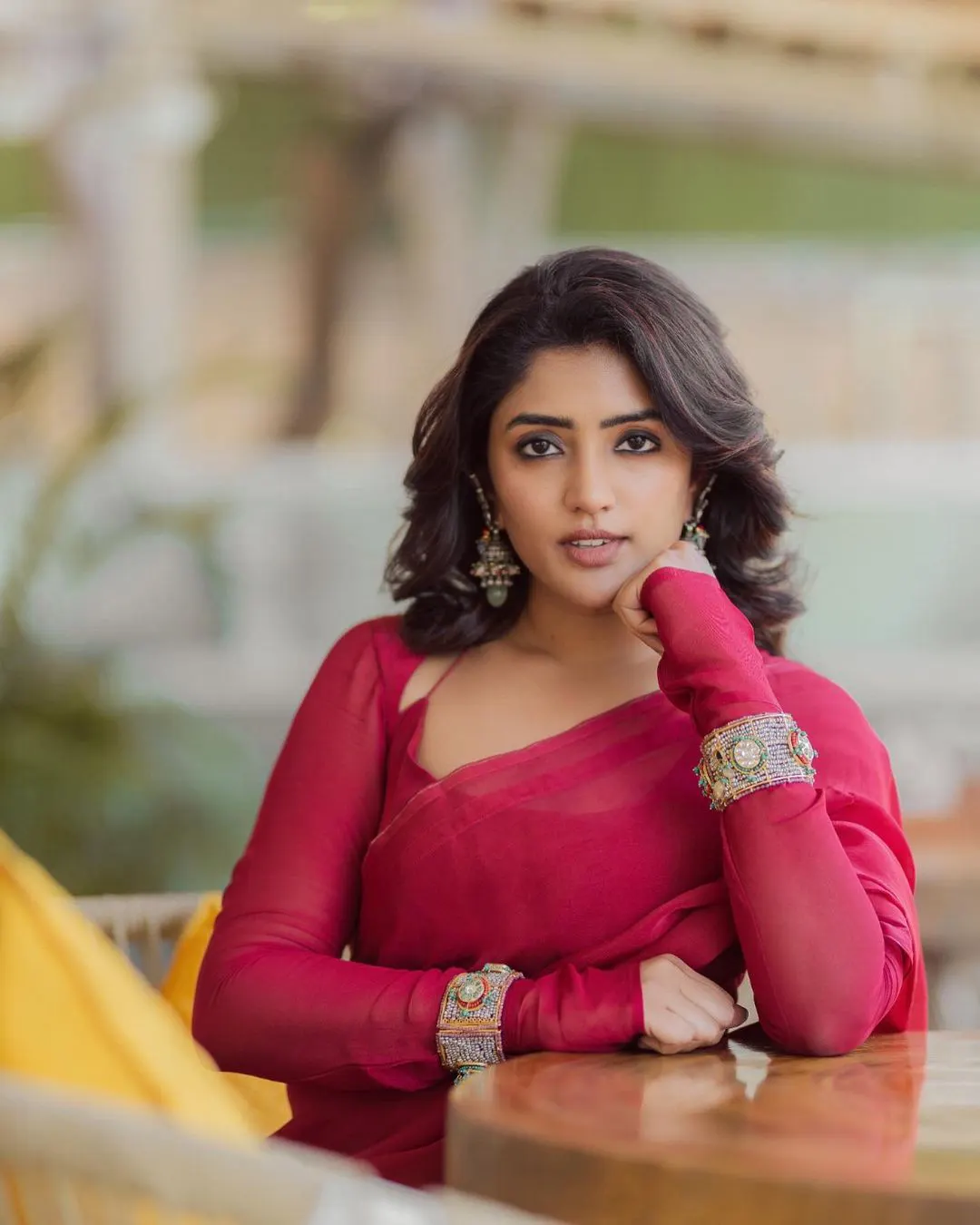 Eesha Rebba latest saree photos gone viral