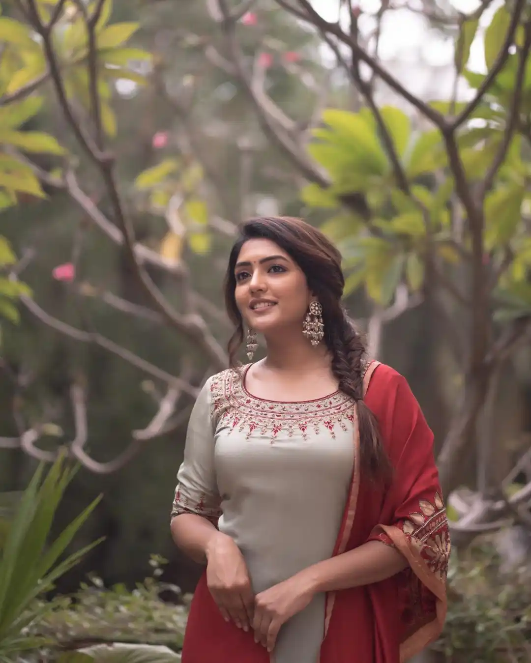 Eesha Rebba shines in Chudidar at New Movie Opening