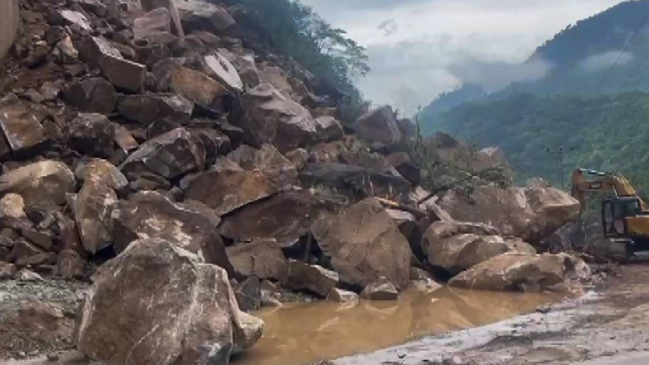 Himachal Pradesh Floods: బాగిపుల్ ప్రాంతాన్ని ముంచెత్తిన వరదలు.. చిక్కుకున్న 200 మంది స్థానికులు..