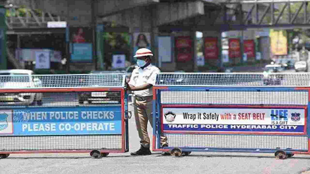 Traffic Restrictions: రేపు బక్రీద్.. హైదరాబాద్‌లో పలు ప్రాంతాల్లో ట్రాఫిక్ ఆంక్షలు