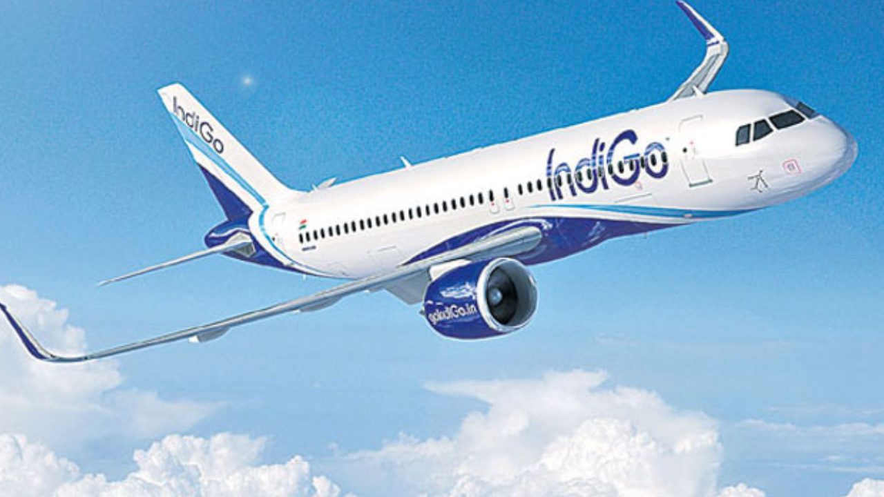 Indian Aircraft : పాకిస్తాన్ గగనతలంలోకి ప్రవేశించిన భారత విమానం.. ప్రతికూల వాతావరణం కారణంగా..