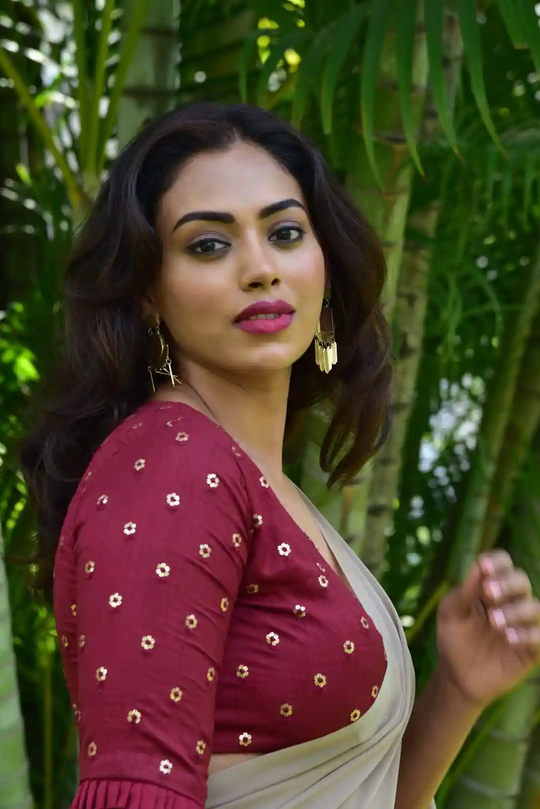 Kamakshi Bhaskarla latest photo shoot in Saree