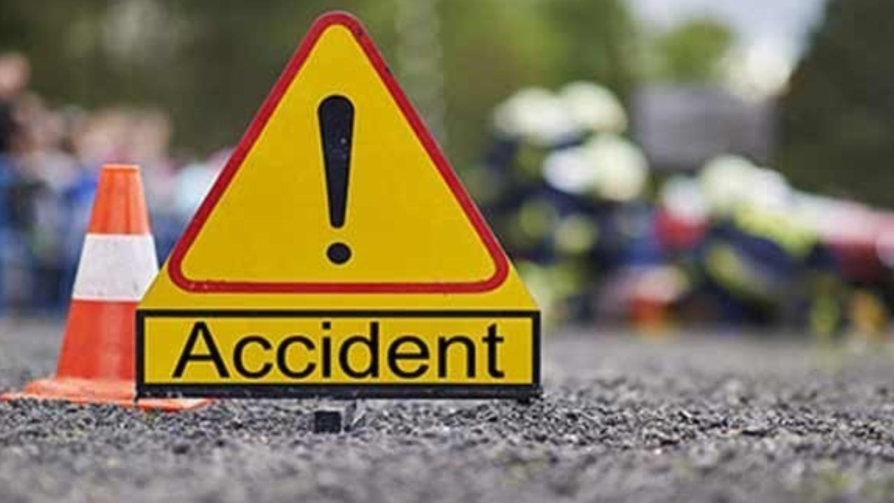Karnataka Road Accident: దైవ దర్శనానికి వెళ్తుండగా రోడ్డు ప్రమాదం.. ఐదుగురు ఏపీ వాసులు మృతి