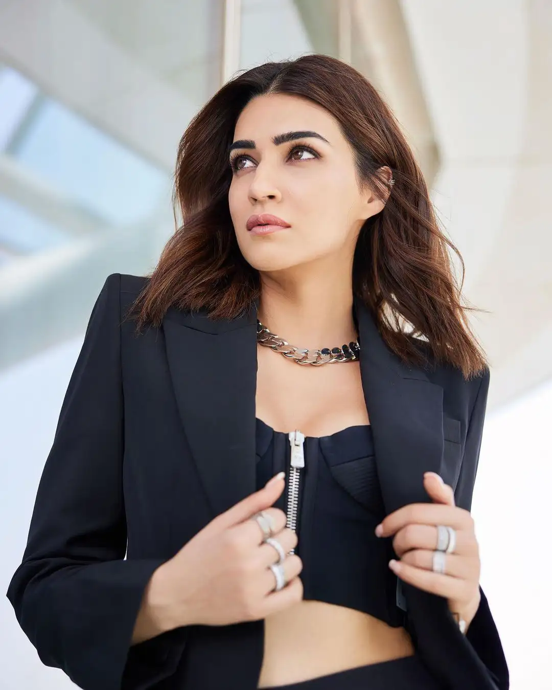 Kriti Sanon Stylish Looks