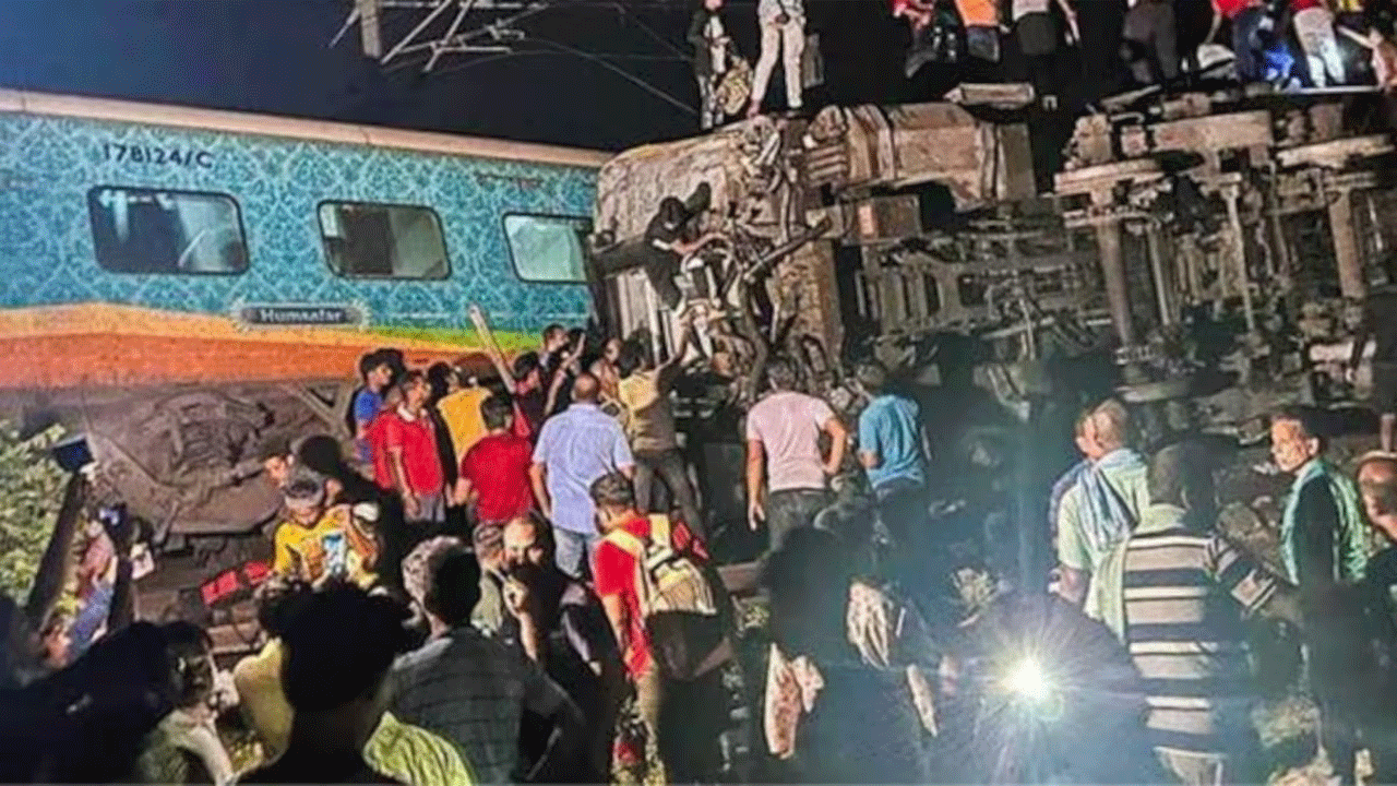 Odisha trains accident: ఒడిశా రైళ్ల ప్రమాదంలో పెరుగుతున్న మృతుల సంఖ్య…233కి దాటిన మృతుల సంఖ్య