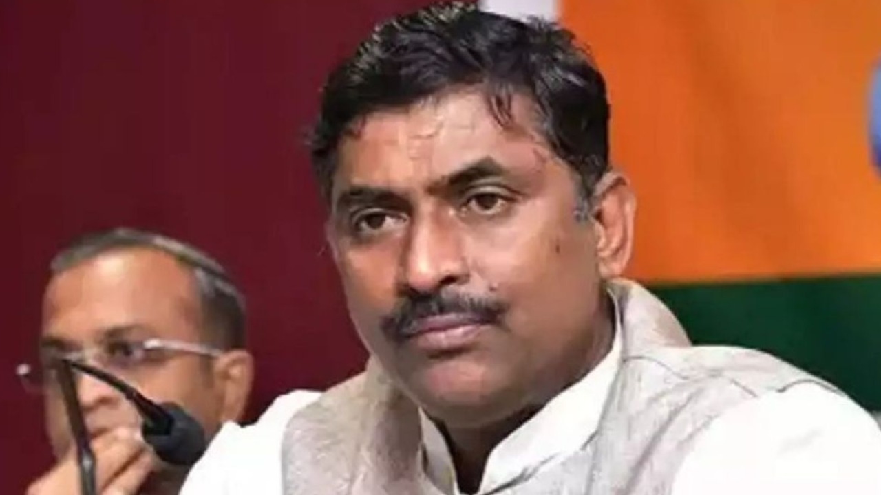 Muralidhar Rao : దళిత బంధు పంపిణీలో అవినీతికి కేసీఆరే బాధ్యుడు : మురళీధర్ రావు