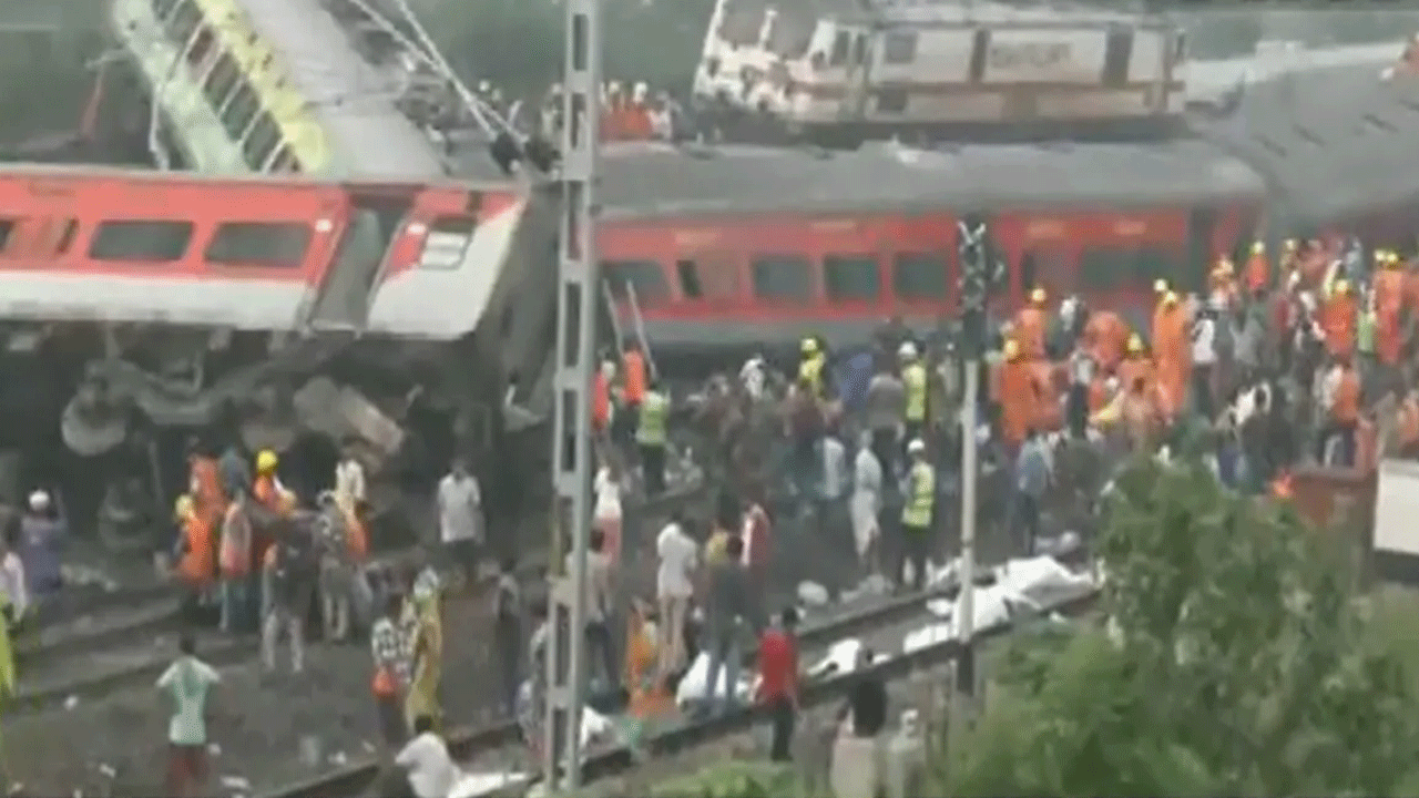 Odisha Train Accident  : రైలు ప్రమాద మృతుల కుటుంబాలకు కేంద్ర ,రాష్ట్రాలు చెరో రూ.10లక్షలు పరిహారం ప్రకటన