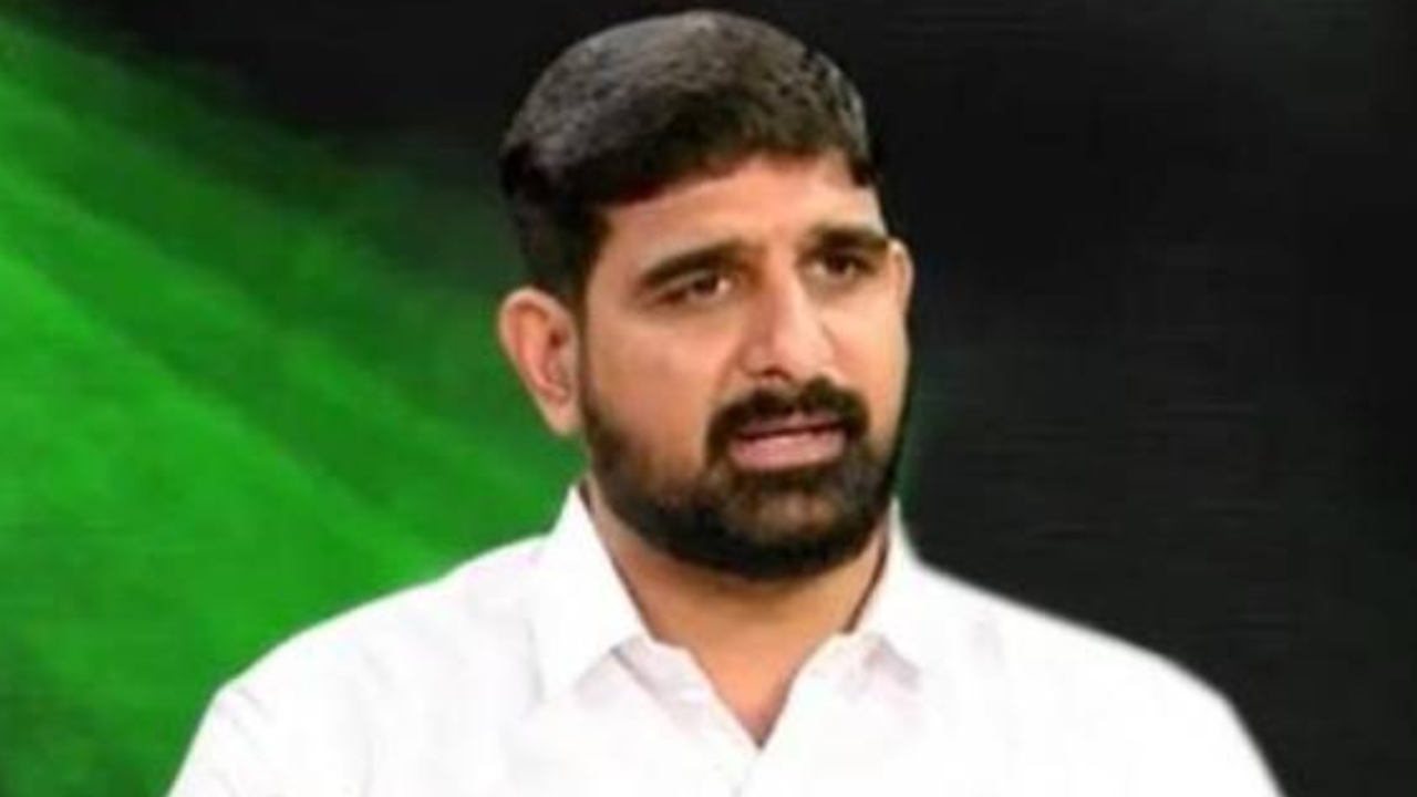 Padi Kaushik Reddy : అసత్య ప్రచారం చేస్తున్న యూట్యూబ్ ఛానల్స్ పై.. గచ్చిబౌలి పీఎస్ లో ఎమ్మెల్సీ పాడి కౌశిక్ రెడ్డి ఫిర్యాదు