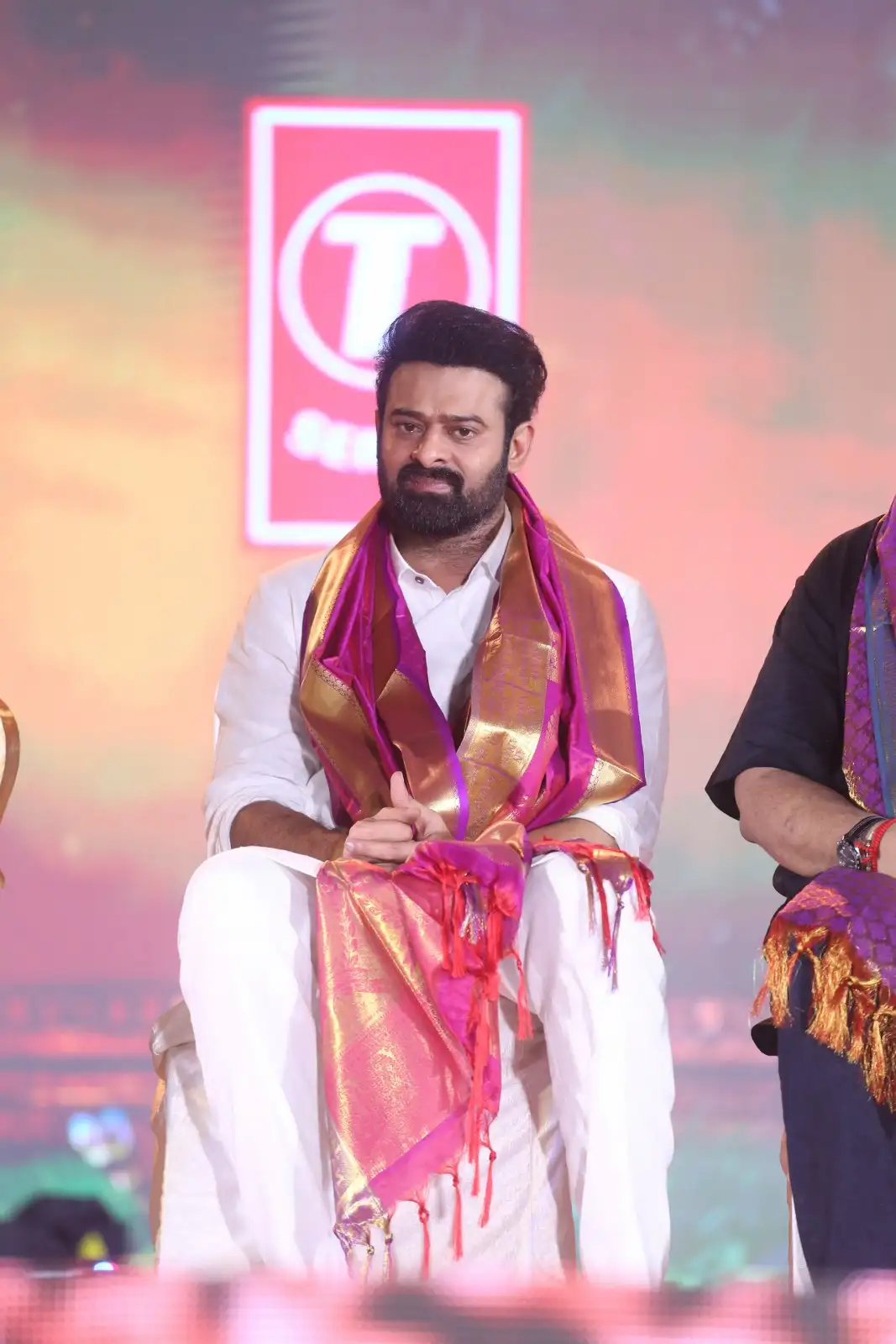 Prabhas Kriti Sanon Photos at Adipurush Pre Release Event tirupati