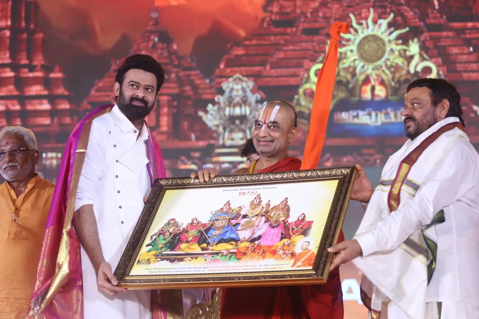 Prabhas Kriti Sanon Photos at Adipurush Pre Release Event tirupati