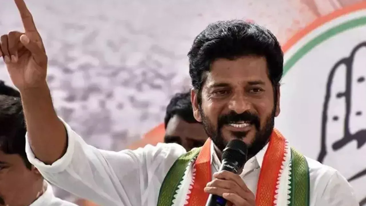 Revanth Reddy : అరవింద్ కుమార్ లీగల్ నోటీసులు ప్రజాస్వామ్య స్ఫూర్తికే విరుద్ధం.. వాటిని వెనక్కి తీసుకోవాలి : రేవంత్ రెడ్డి