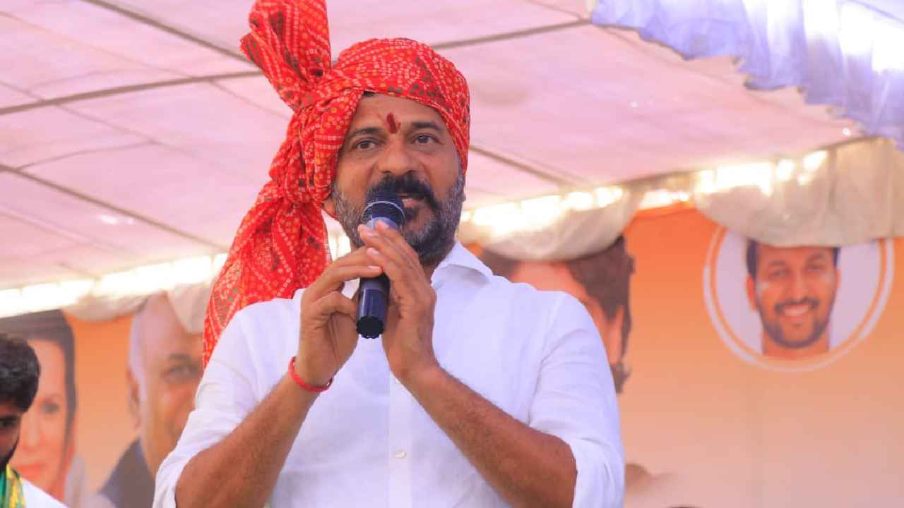 Revanth Reddy : అధికారంలోకి రాగానే.. ఒక్కొక్కరికి రూ.5లక్షలు ఇస్తాం- రేవంత్ రెడ్డి