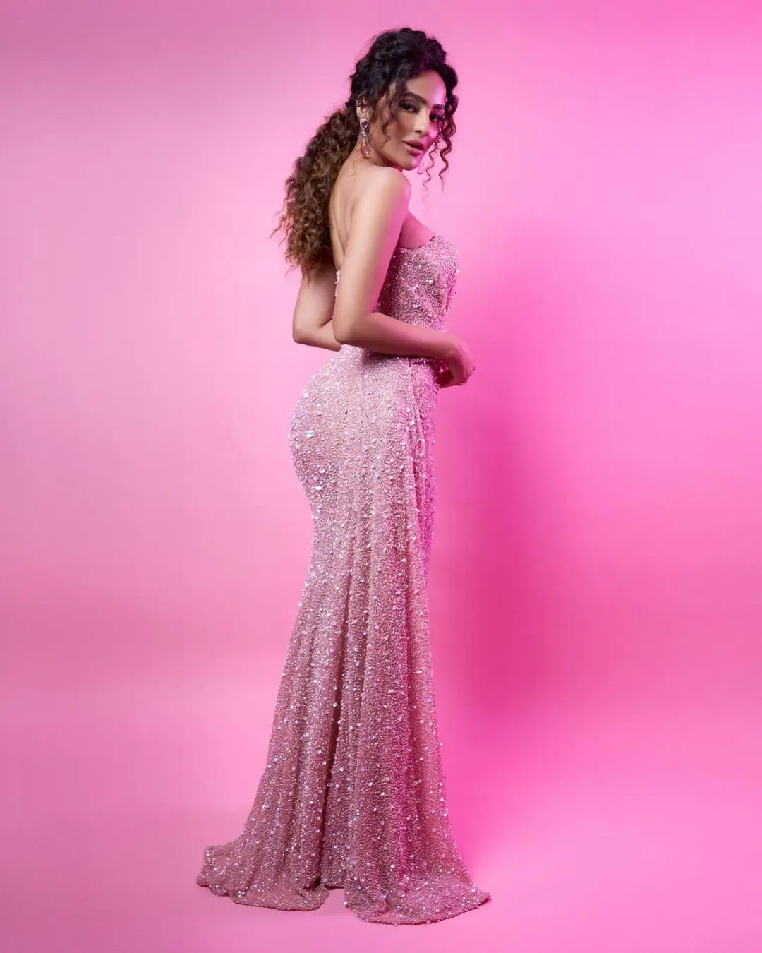 Seerat Kapoor gorgeous looks in Award Function