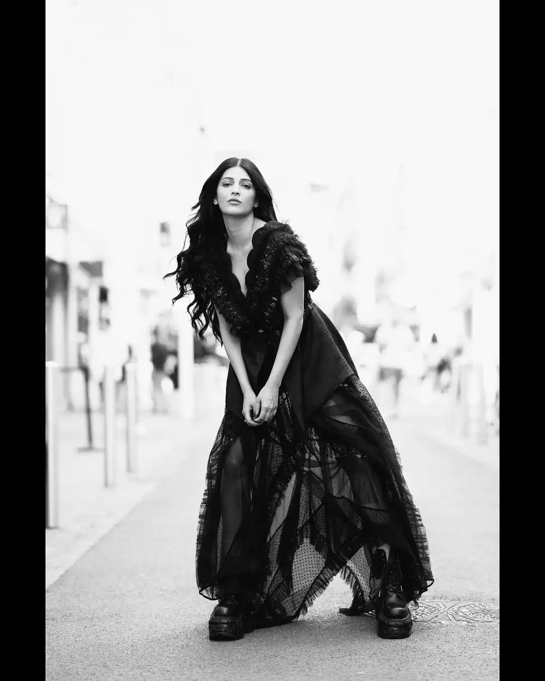 Shruti Haasan Black Vibe at Cannes 2023