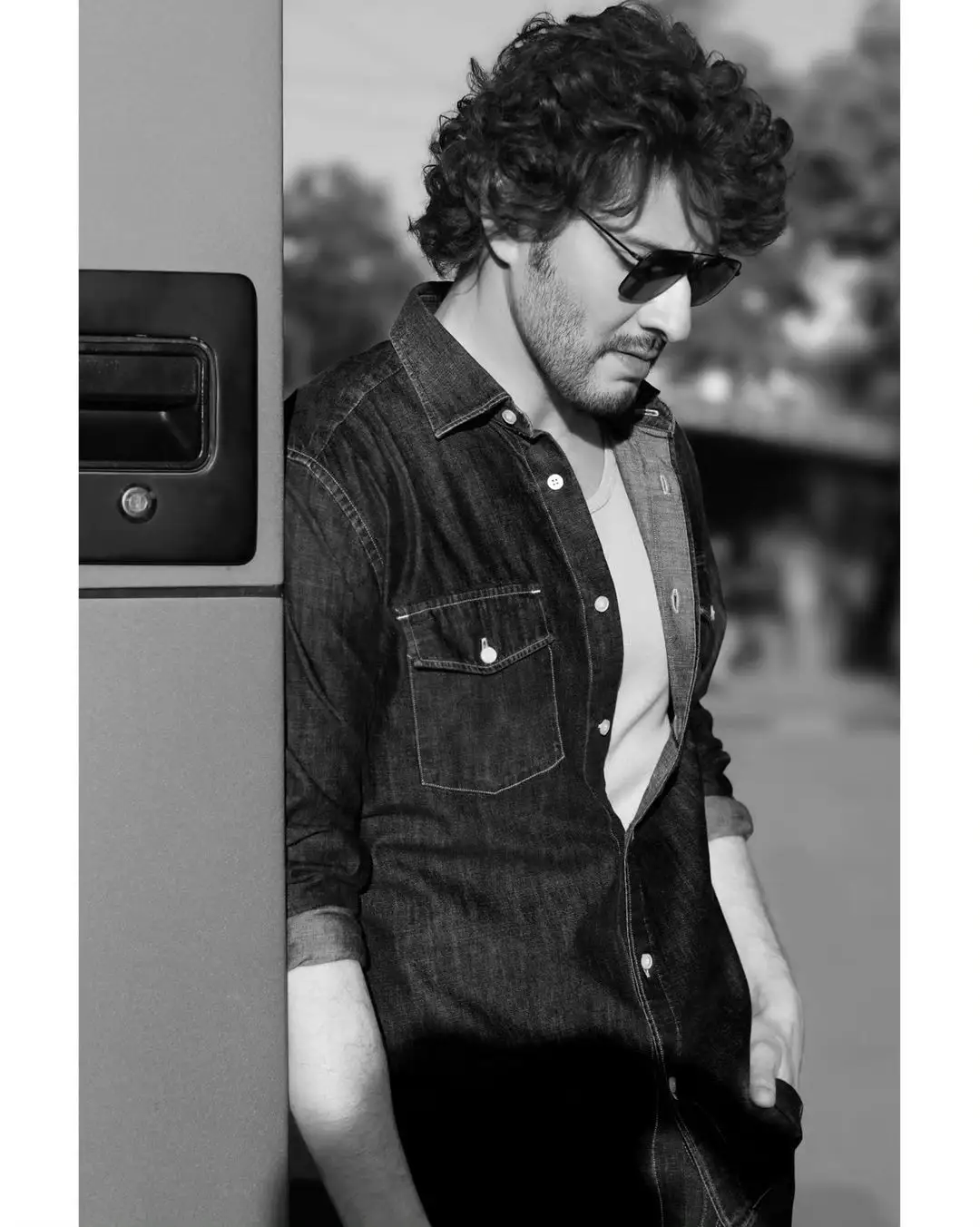 Super Star Mahesh Babu Ultra Stylish looks Photos gone viral