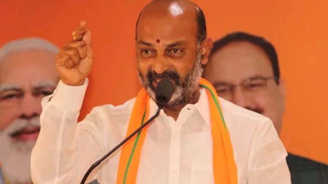 Bandi Sanjay: పంతాలు, పట్టింపులకు పోయి సమస్యను పరిష్కరించకుంటే చూస్తూ ఊరుకోం..