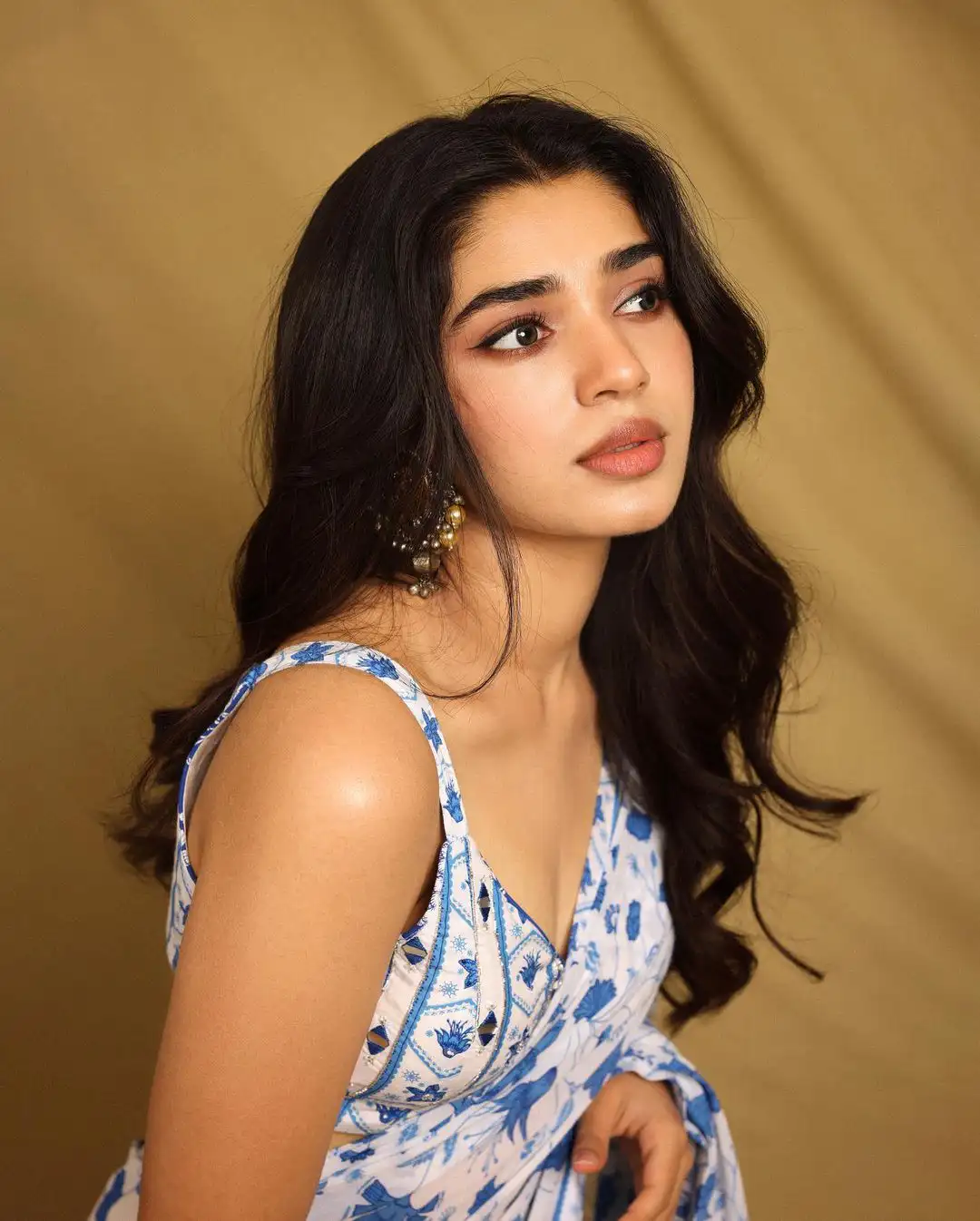 Tollywood Heroine Krithi Shetty beautiful looks in saree photos