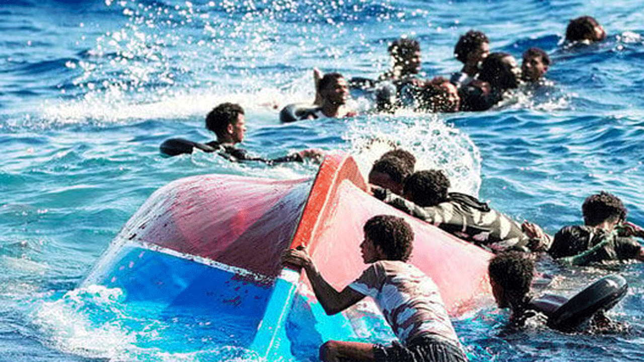 Tunisian coast boats capsized:ట్యూనీషియా తీరంలో 3 పడవలు బోల్తా..ఐదుగురి మృతి, పలువురి గల్లంతు
