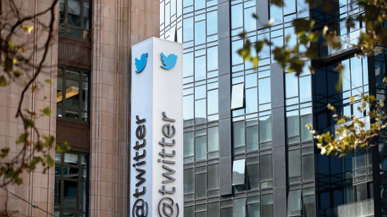 Karnataka HC on Twitter: ప్రభుత్వాన్ని సవాలు చేసిన ట్విటర్‭కు షాకిచ్చిన హైకోర్టు.. రూ.50 లక్షల జరిమానా