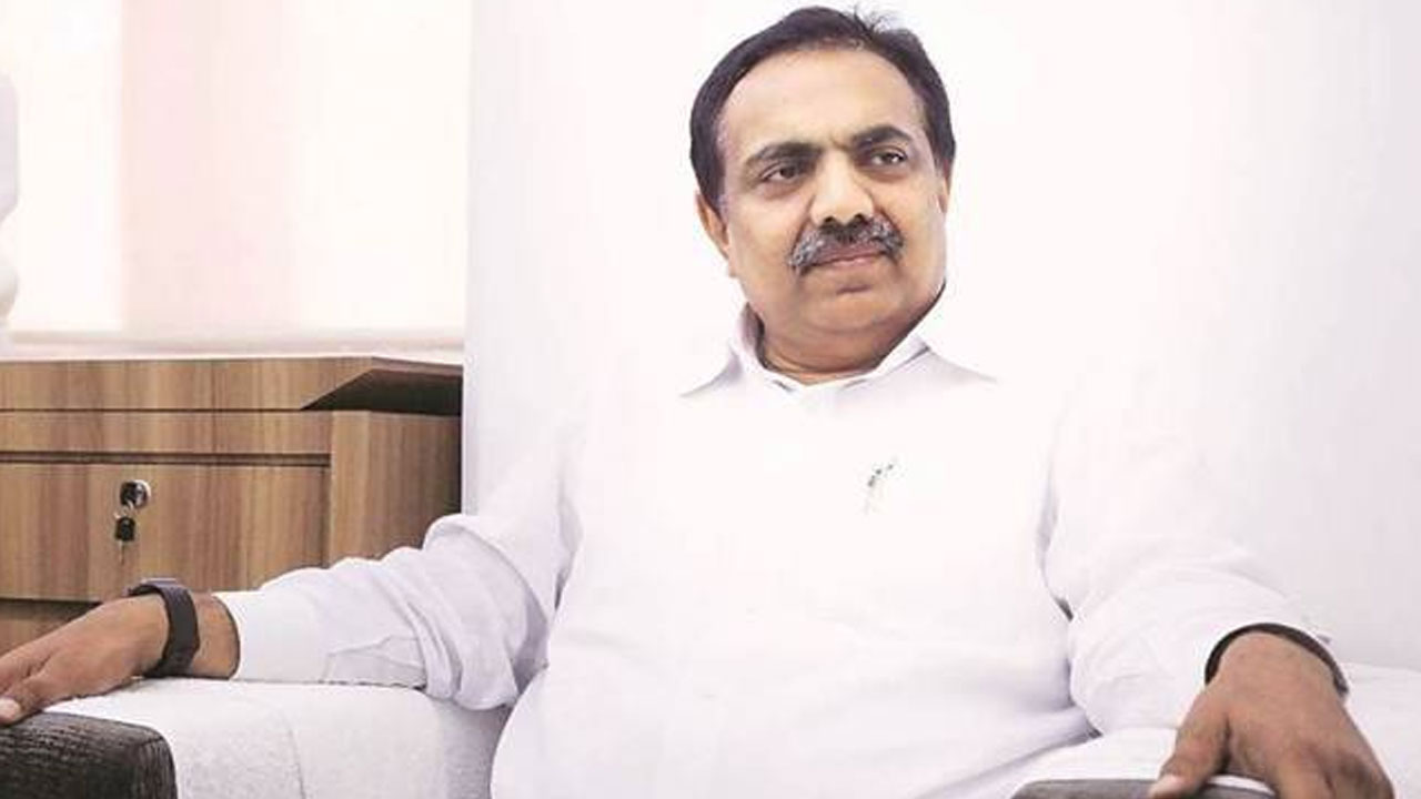 Maharashtra Politics: బీజేపీలో చేరనున్న ఎన్సీపీ చీఫ్.. సంచలన వ్యాఖ్యలు చేసిన శివసేన సీనియర్ నేత