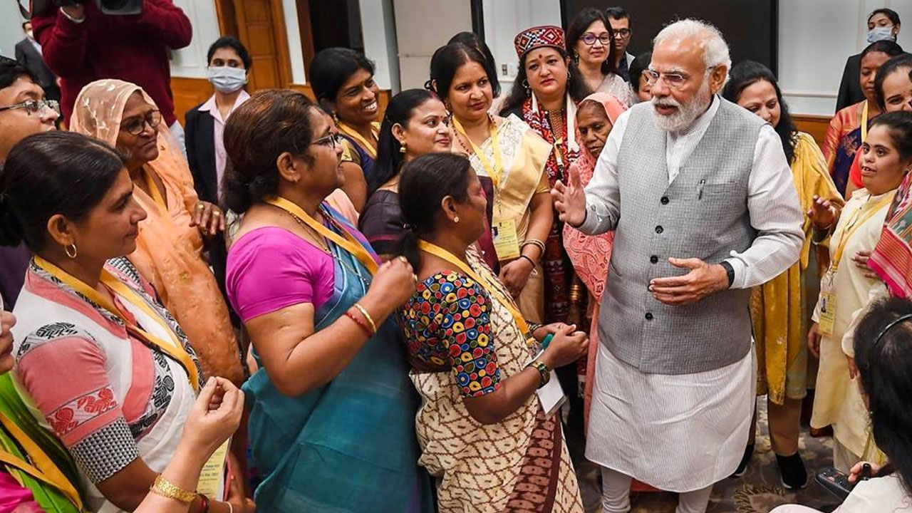 Women Height Increased: మోదీ ప్రభుత్వంలో జరిగిన అద్భుతం.. మహిళలు ఎత్తు పెరుగుతున్నారట!