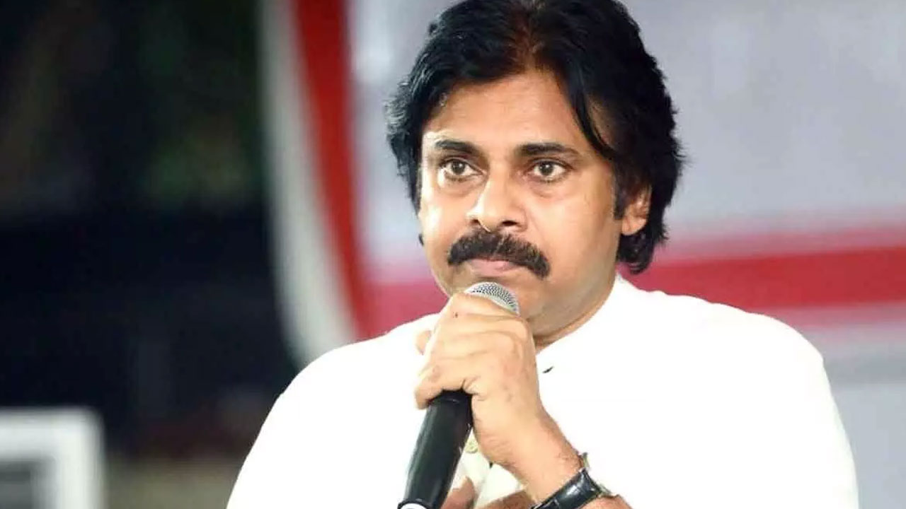 Varahi Yatra: అంబేద్కర్ పేరు పెట్టడానికి పెద్ద గొడవే చేశారు.. కోనసీమ జిల్లాలో పవన్