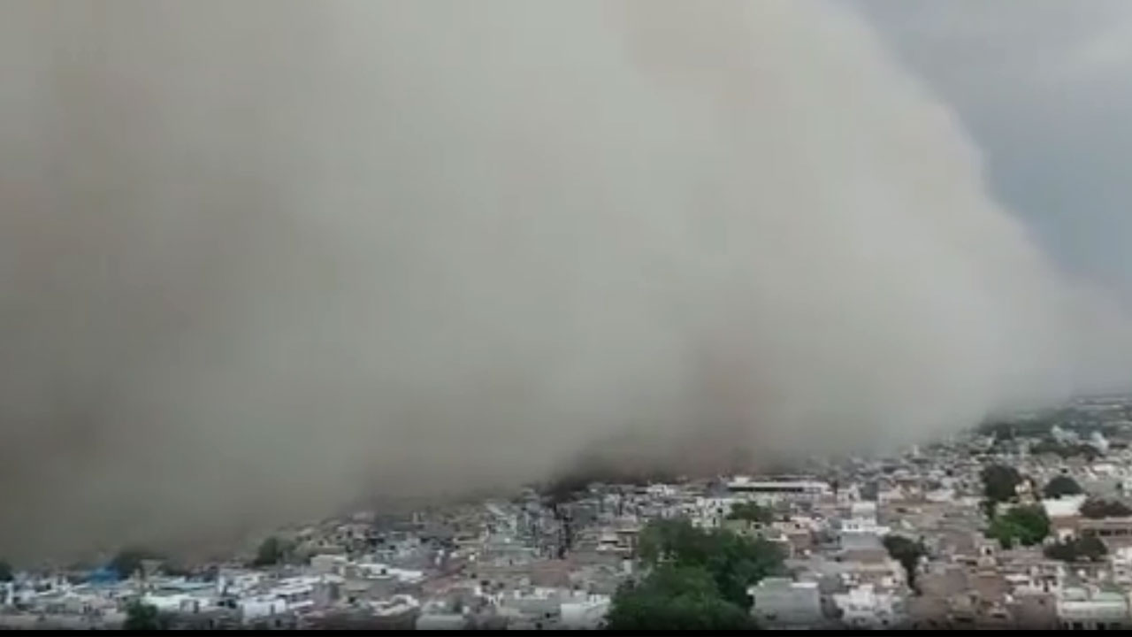Sandstorm: రాజస్థాన్‭లో 80 అడుగుల ఎత్తులో భయంకరమైన ఇసుక తుఫాను
