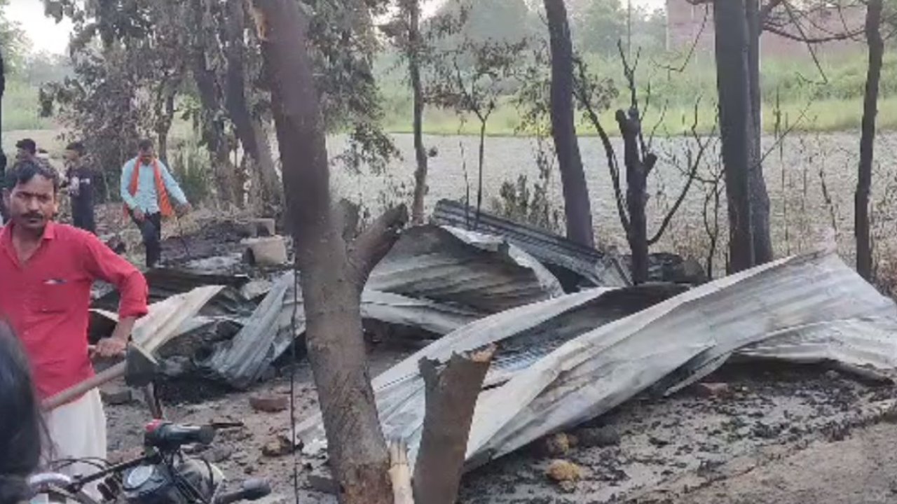 Uttar Pradesh: యూపీలో ఘోర ప్రమాదం.. ఒకే కుటుంబానికి చెందిన ఆరుగురు సజీవదహనం..