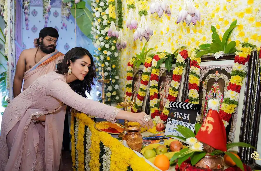 Vijay Devarakonda Mrunal Thakur VD13 Movie opening Pooja Ceremony