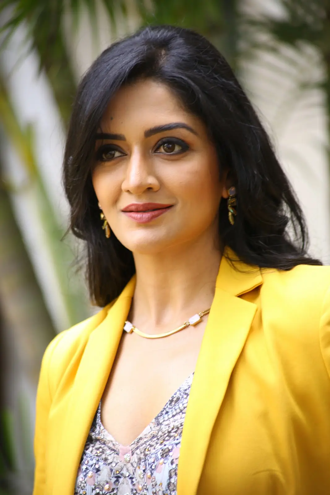 Vimala Raman Stylish looks in yellow suit photos
