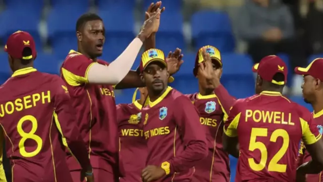 CWC Qualifier 2023 : వెస్టిండీస్‌కు వ‌రుస షాక్‌లు.. జింబాబ్వే చేతిలో ఓట‌మి.. ఐసీసీ జ‌రిమానా