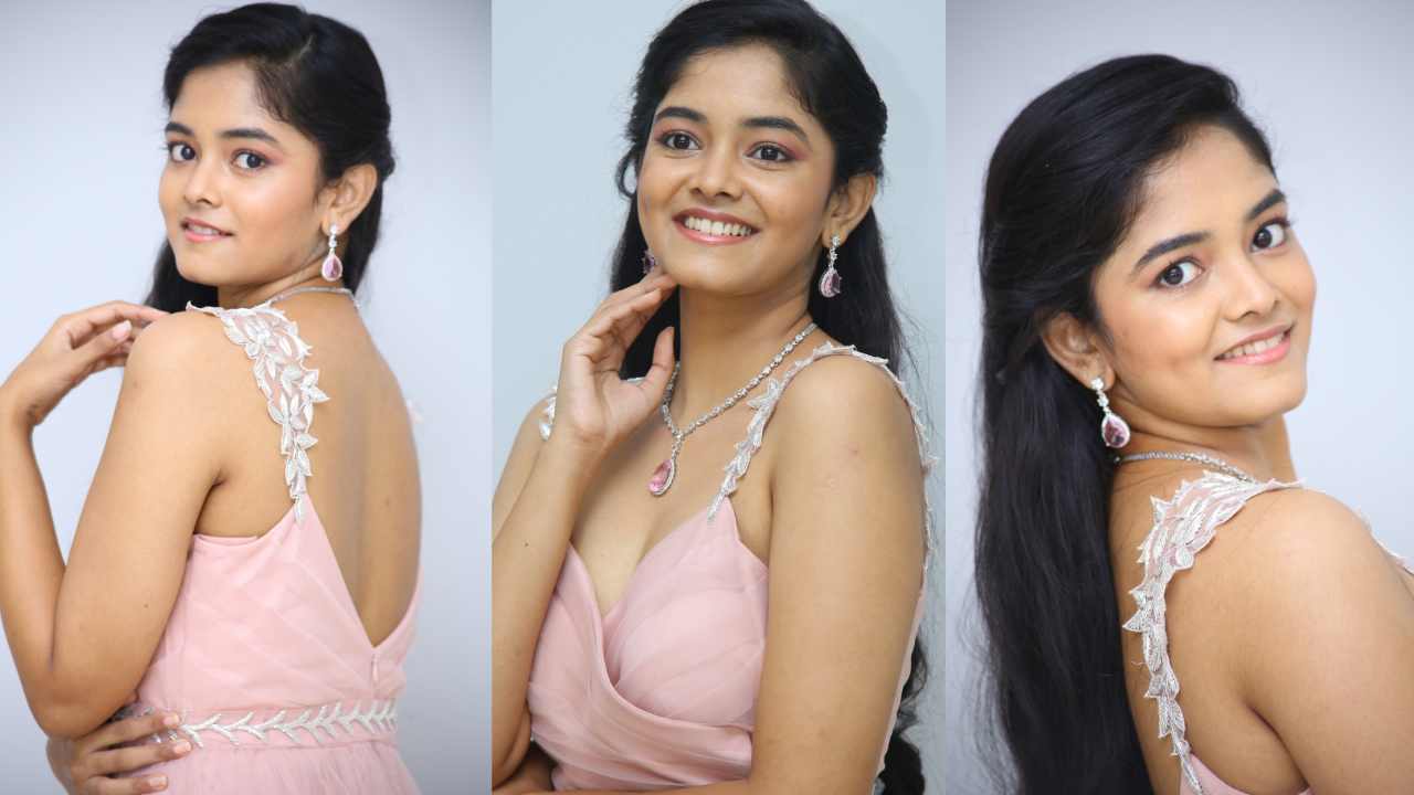 Ananya : పింక్ డ్రెస్‌లో మెరిసిపోతున్న అనన్య