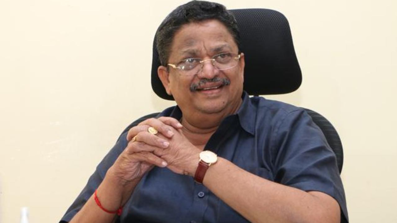 C Kalyan : కొంతమంది సినిమా వాళ్ళ విమర్శలు పట్టించుకోనవసరం లేదు.. ఏపీ ఫైబర్ నెట్ పస్ట్ డే పస్ట్ షోపై నిర్మాత సి కళ్యాణ్ సంచలన కామెంట్స్..