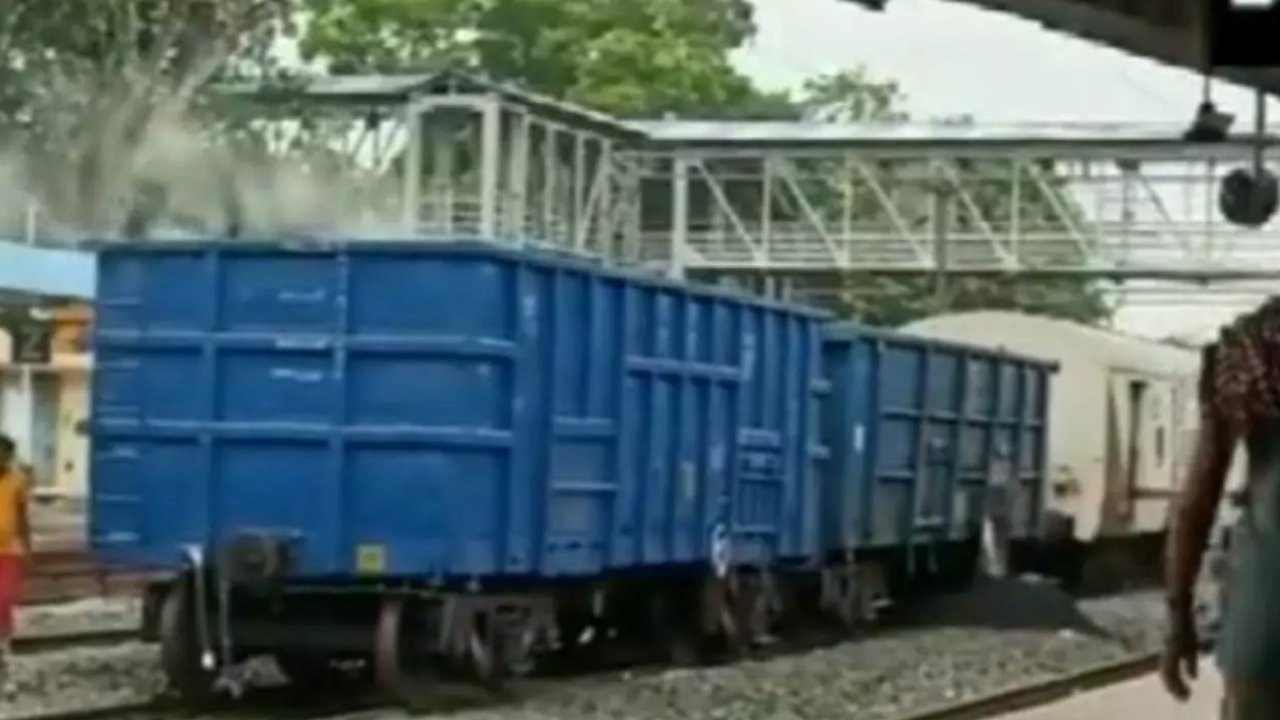 Odisha : ఒడిశా బాలాసోర్ లో మరో ఘటన.. రైలులో చెలరేగిన మంటలు