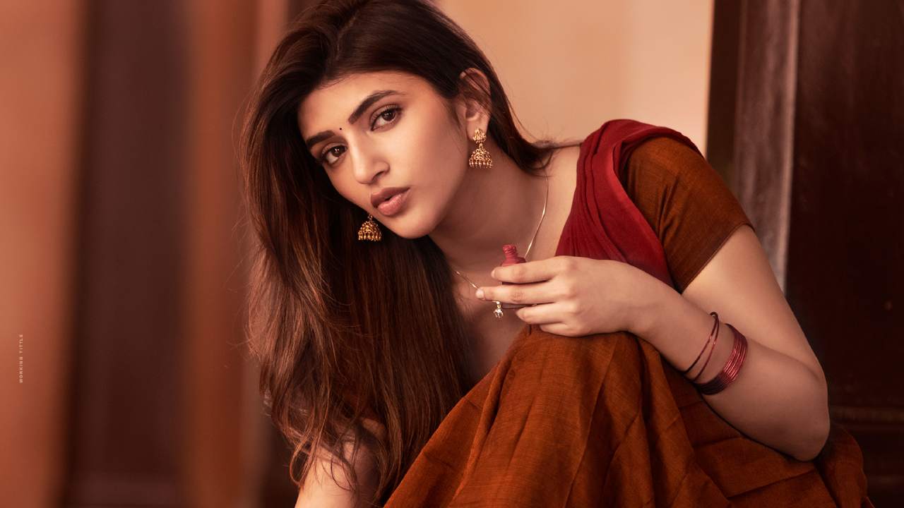 Sreeleela : ‘గుంటూరు కారం’ నుంచి శ్రీలీల ఫస్ట్ లుక్ రిలీజ్.. పట్టు పరికిణీలో పదహారణాల తెలుగమ్మాయిలా..