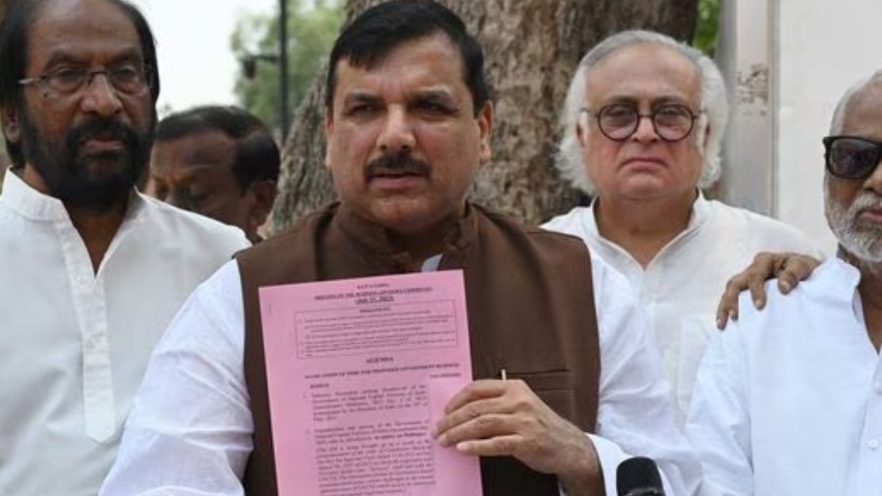 AAP MP Sanjay Singh: పార్లమెంట్ ఆవరణలో నాలుగు రోజులుగా కొనసాగుతున్న ఆప్ ఎంపీ నిరసన