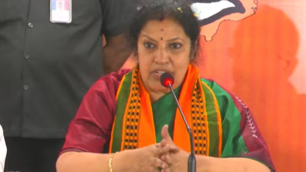Daggubati Purandheswari: ఏపీ బీజేపీ అధ్యక్షురాలిగా పురంధరేశ్వరి బాధ్యతలు స్వీకరణ.. వైసీపీ ప్రభుత్వంపై ఫైర్.. పొత్తుల విషయంపై క్లారిటీ..