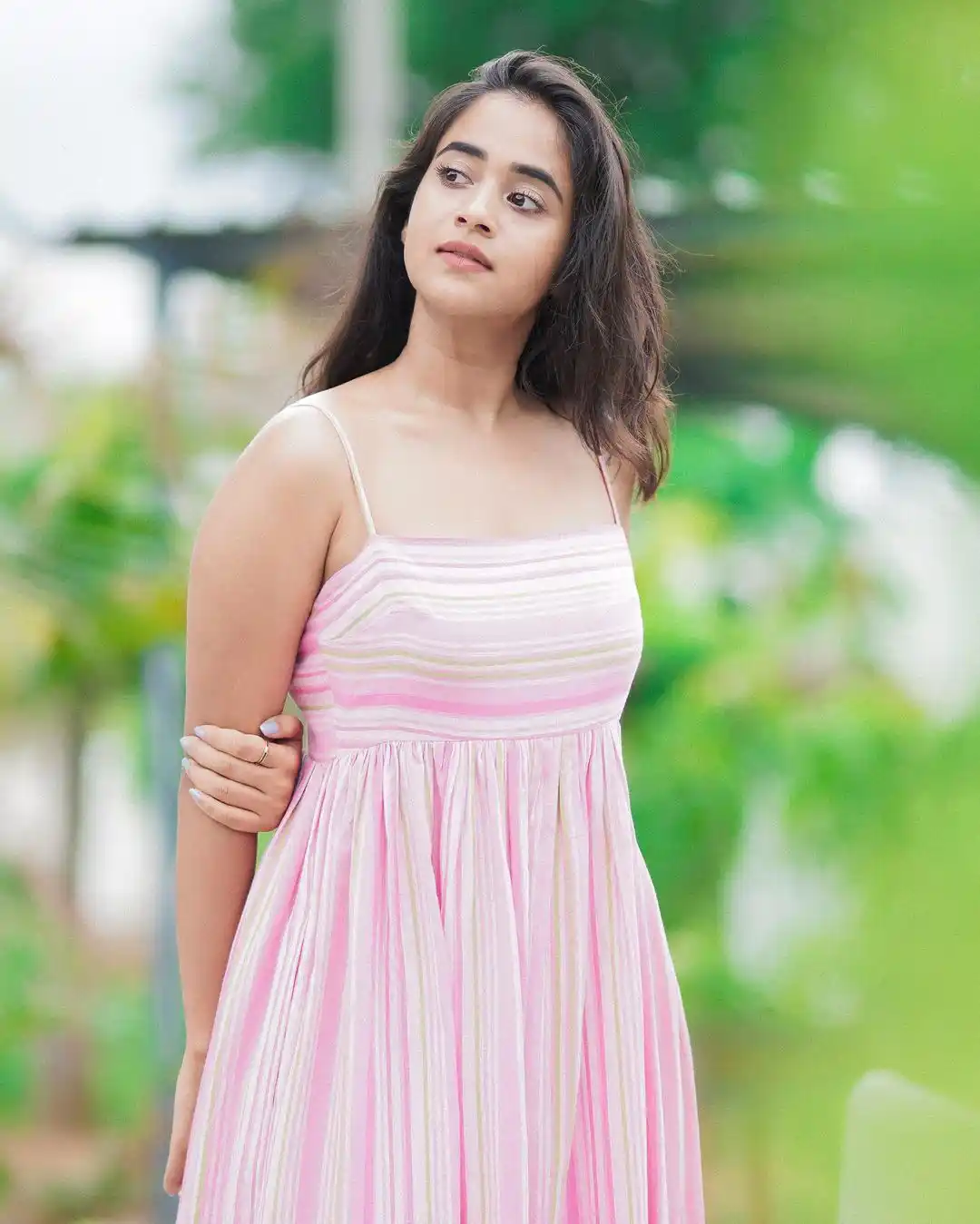Deepthi Sunaina Cute Looks in Pink Dress