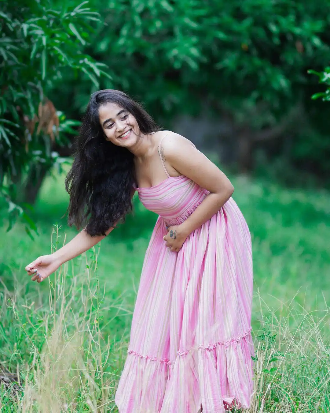 Deepthi Sunaina Cute Looks in Pink Dress